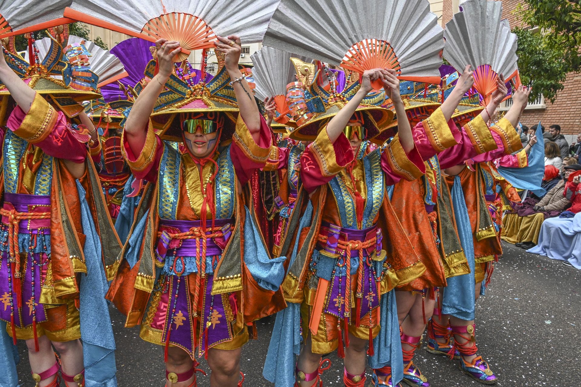 La comparsa ganadora del Gran Desfile del Carnaval de Badajoz, en imágenes