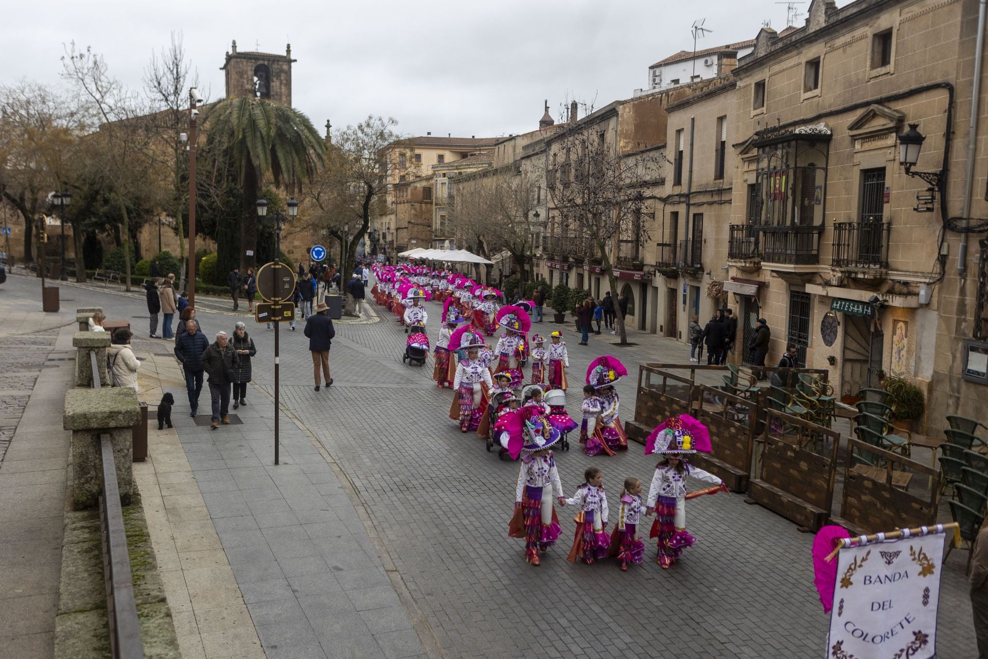 Las mejores imágenes del desfile matinal del domingo de Carnaval en Cáceres