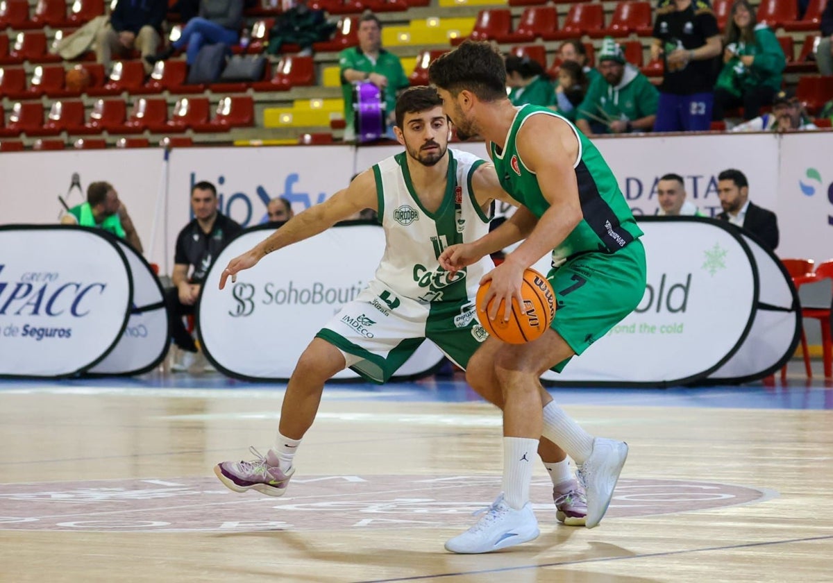 Óscar Alvarado fue uno de los jugadores claves en el triunfo del Cáceres ante el Coto Córdoba.