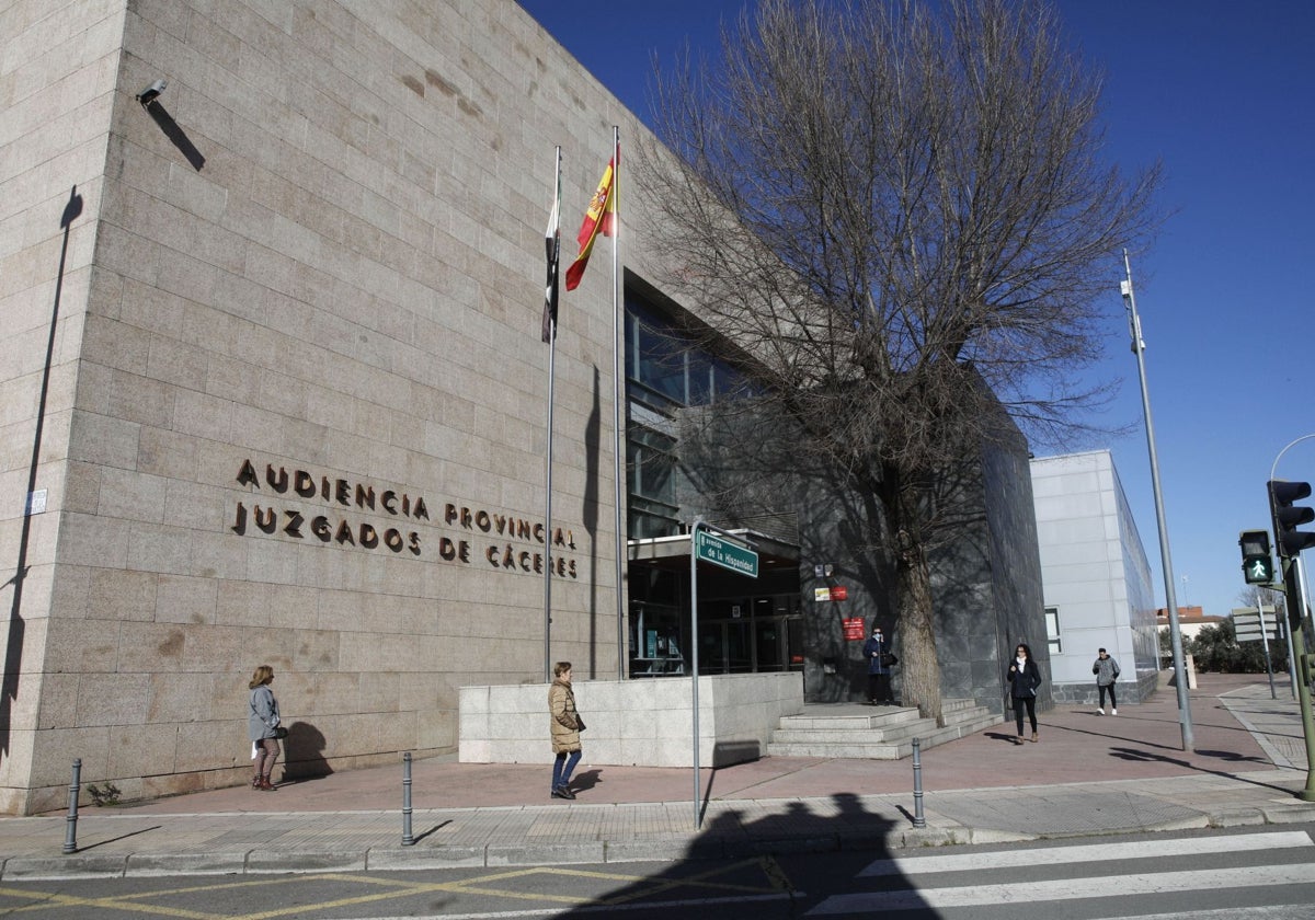 El juicio se celebró en la Audiencia Provincial de Cáceres los días 13 y 14 de febrero.