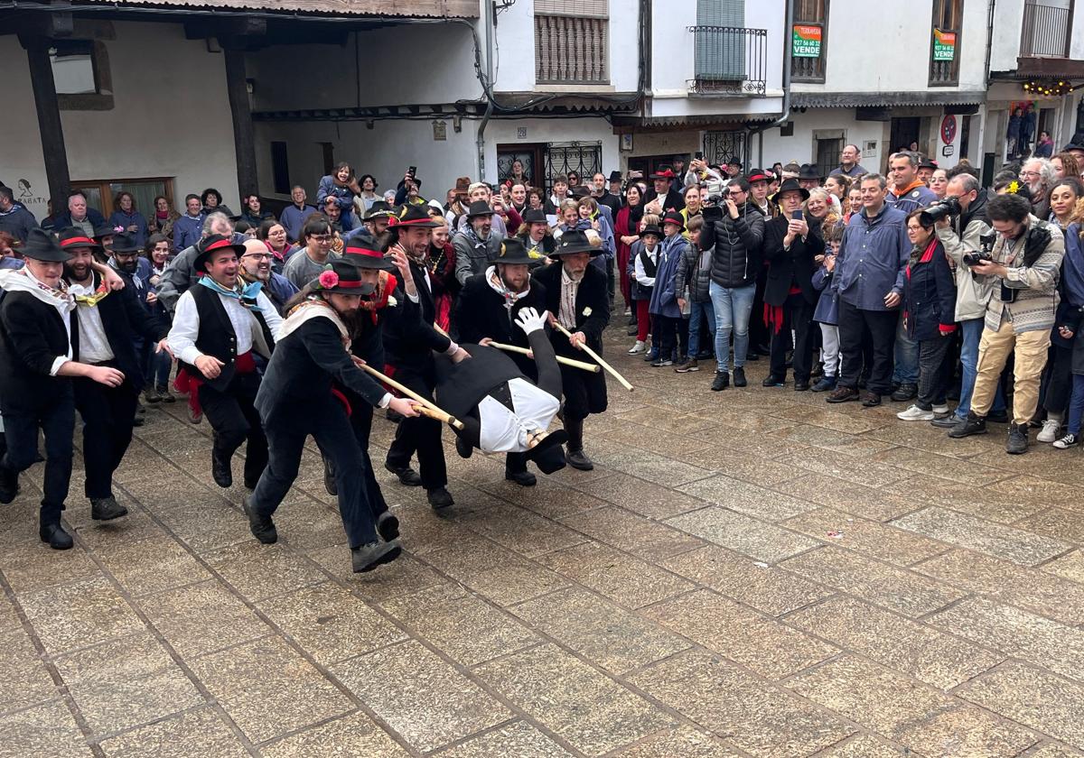 Fotos | Villanueva de la Vera ajusticia al Peropalo