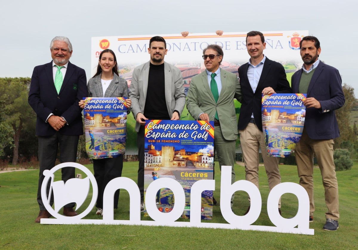 Las autoridades durante la presentación del Campeonato de España Femenino Sub-18 en el Norba Golf.