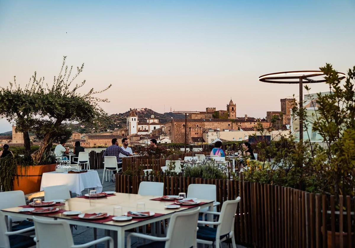 Terraza del restaurante cacereño.