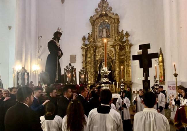 Celebración del vía crucis en Santo Domingo.