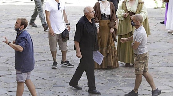 José Luis Moreno, condenado a pagar 35 millones de euros por la serie que rodó en Cáceres