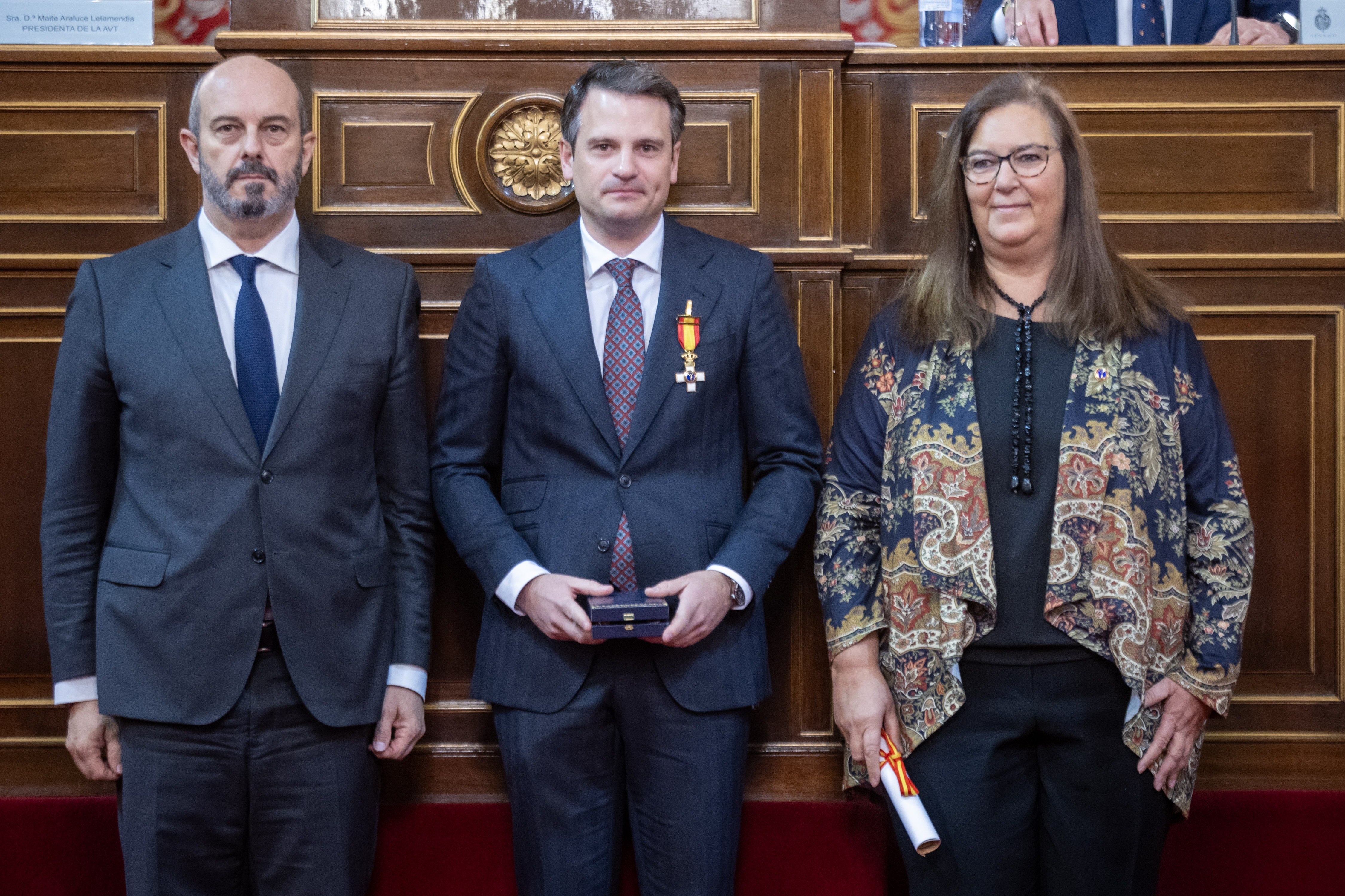 Pedro Rollán, Abel Bautista y Maite Araluce, durante el acto celebrado en el Senado.