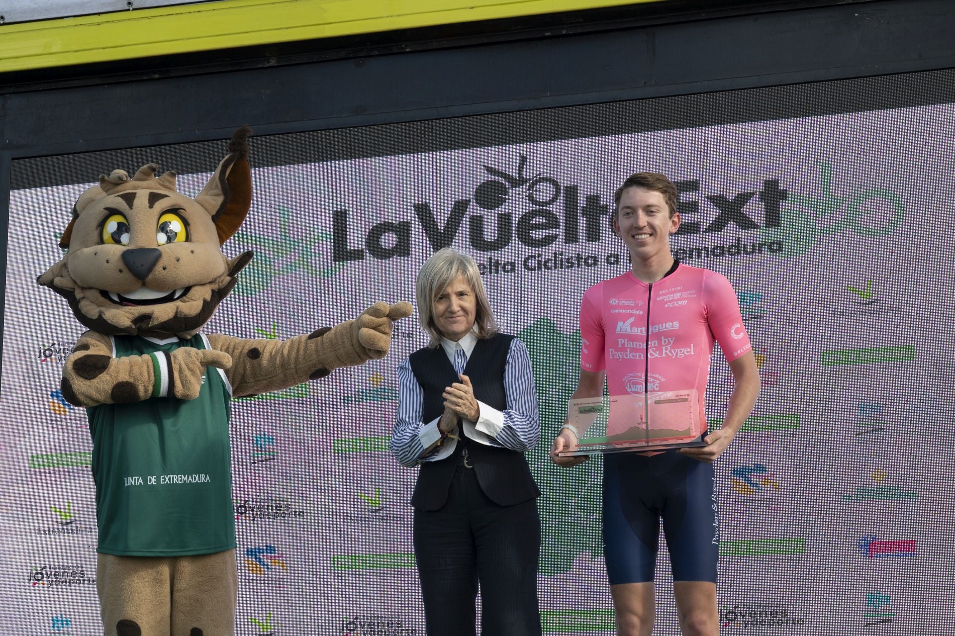 La llegada a Badajoz de La Vuelta Ciclista a Extremadura, en imágenes