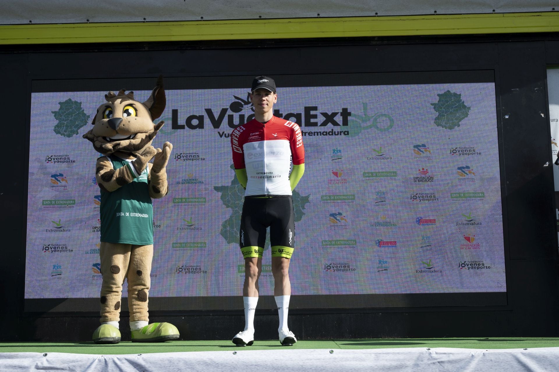 La llegada a Badajoz de La Vuelta Ciclista a Extremadura, en imágenes