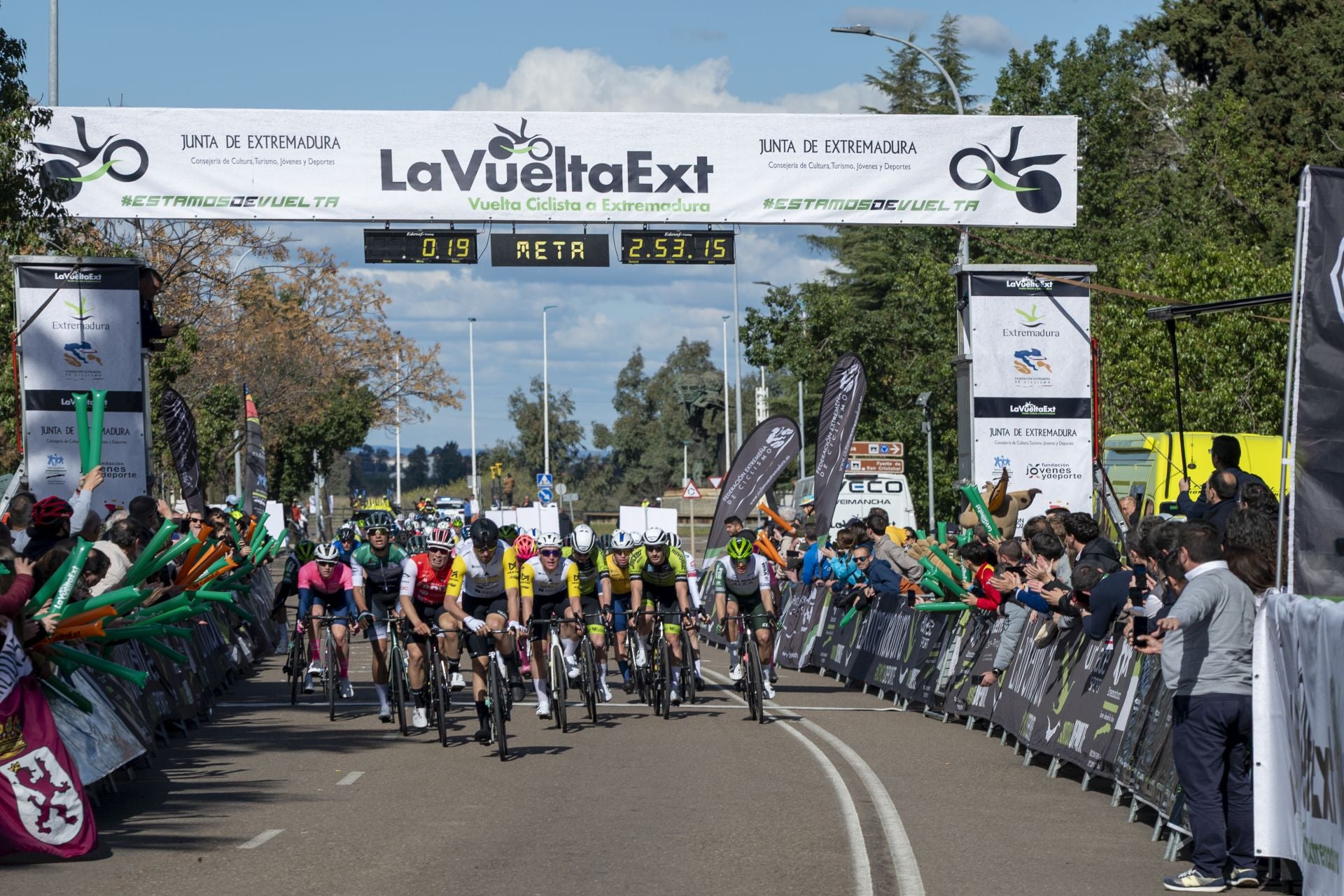 La llegada a Badajoz de La Vuelta Ciclista a Extremadura, en imágenes