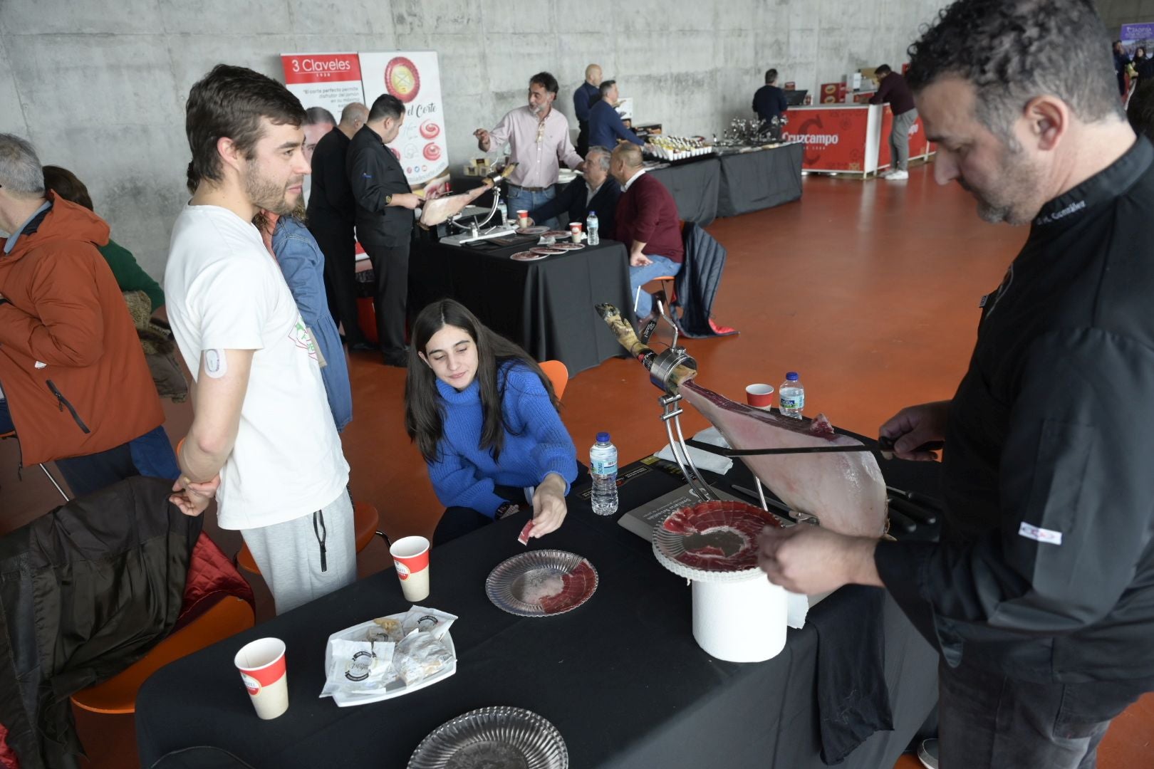 El concurso &#039;Come Jamón&#039; celebrado en Badajoz, en imágenes