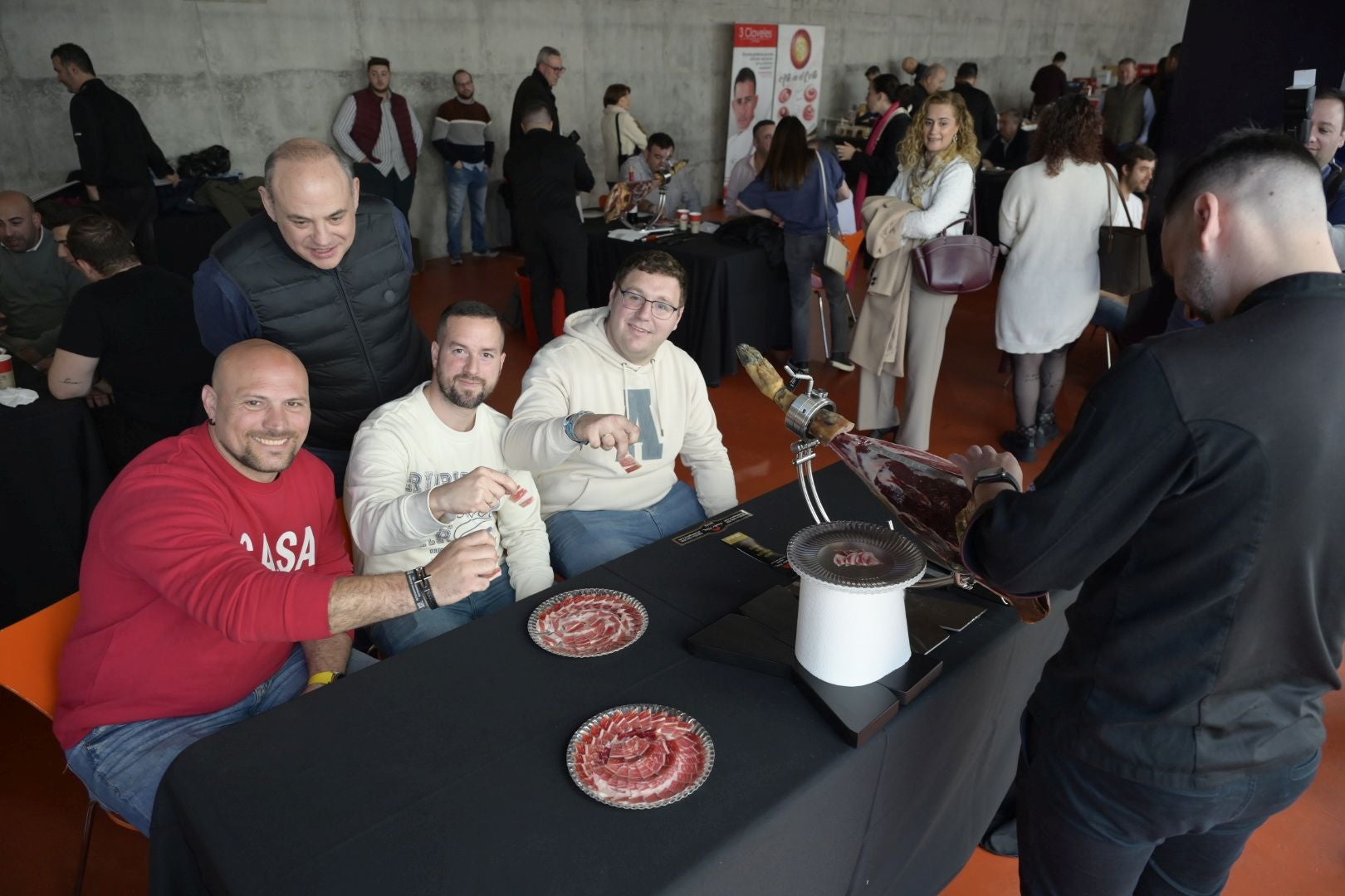 El concurso &#039;Come Jamón&#039; celebrado en Badajoz, en imágenes