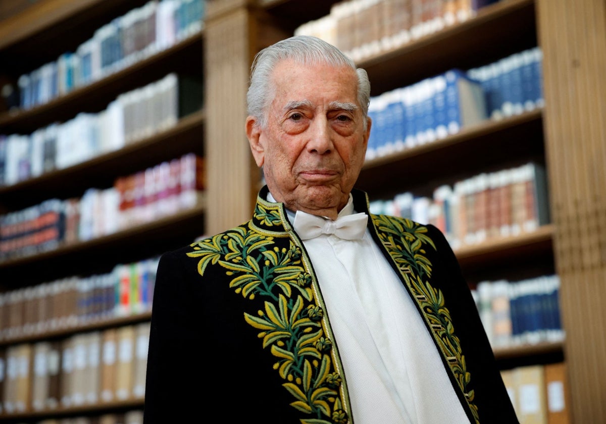 Mario Vargas Llosa el día de su ingreso en la Academia Francesa en febrero de 2023.