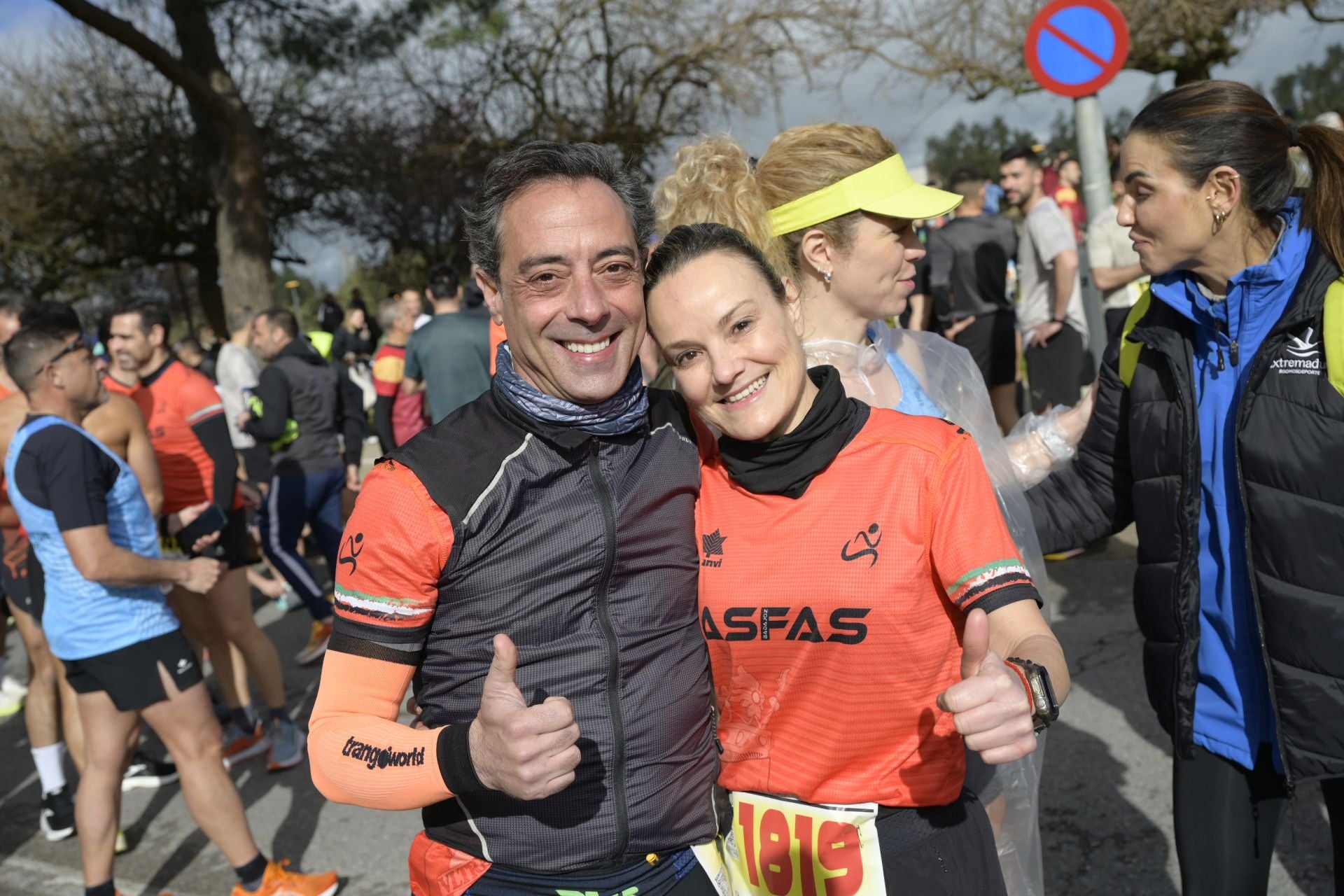 El Maratón Popular y Medio Maratón de Badajoz, en imágenes