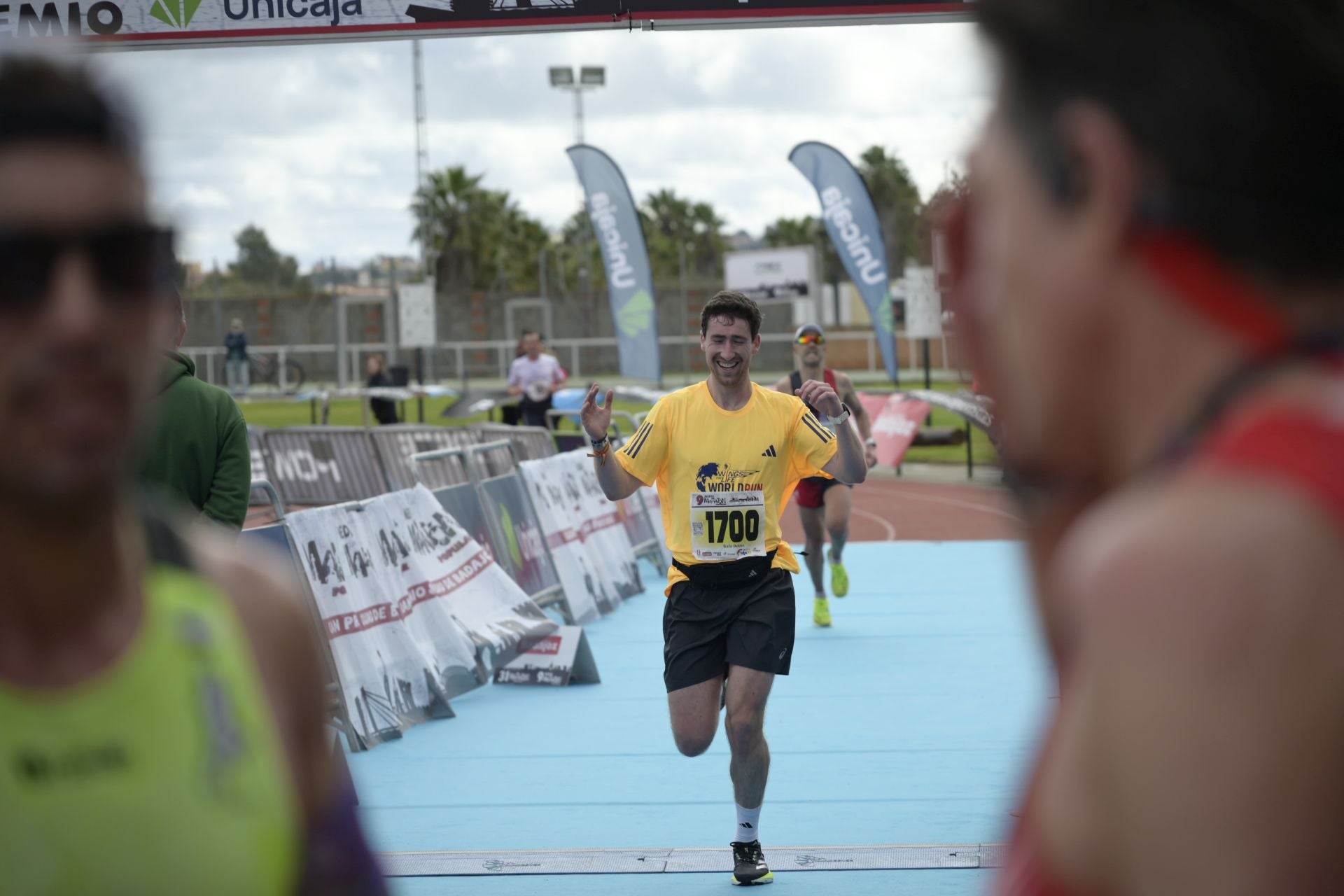 El Maratón Popular y Medio Maratón de Badajoz, en imágenes