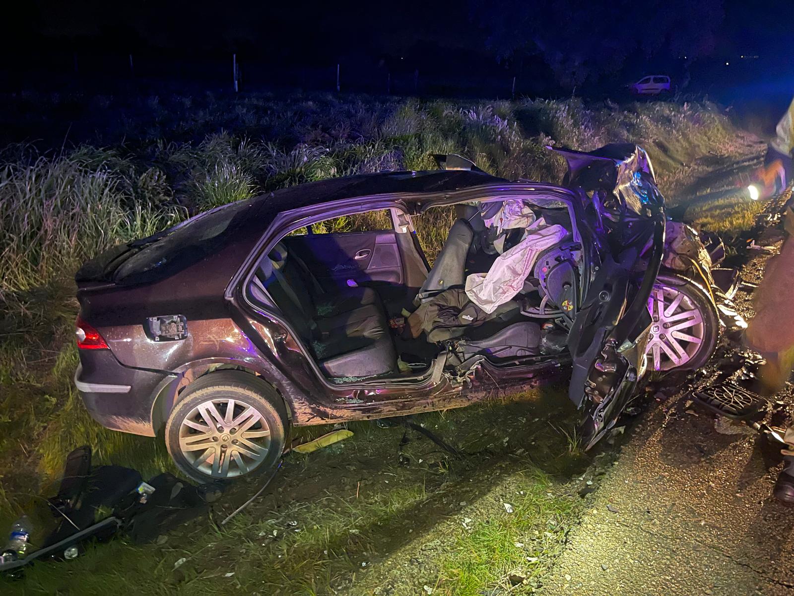 Fotos | Así han quedado los vehículos del accidente mortal en Malpartida de la Serena