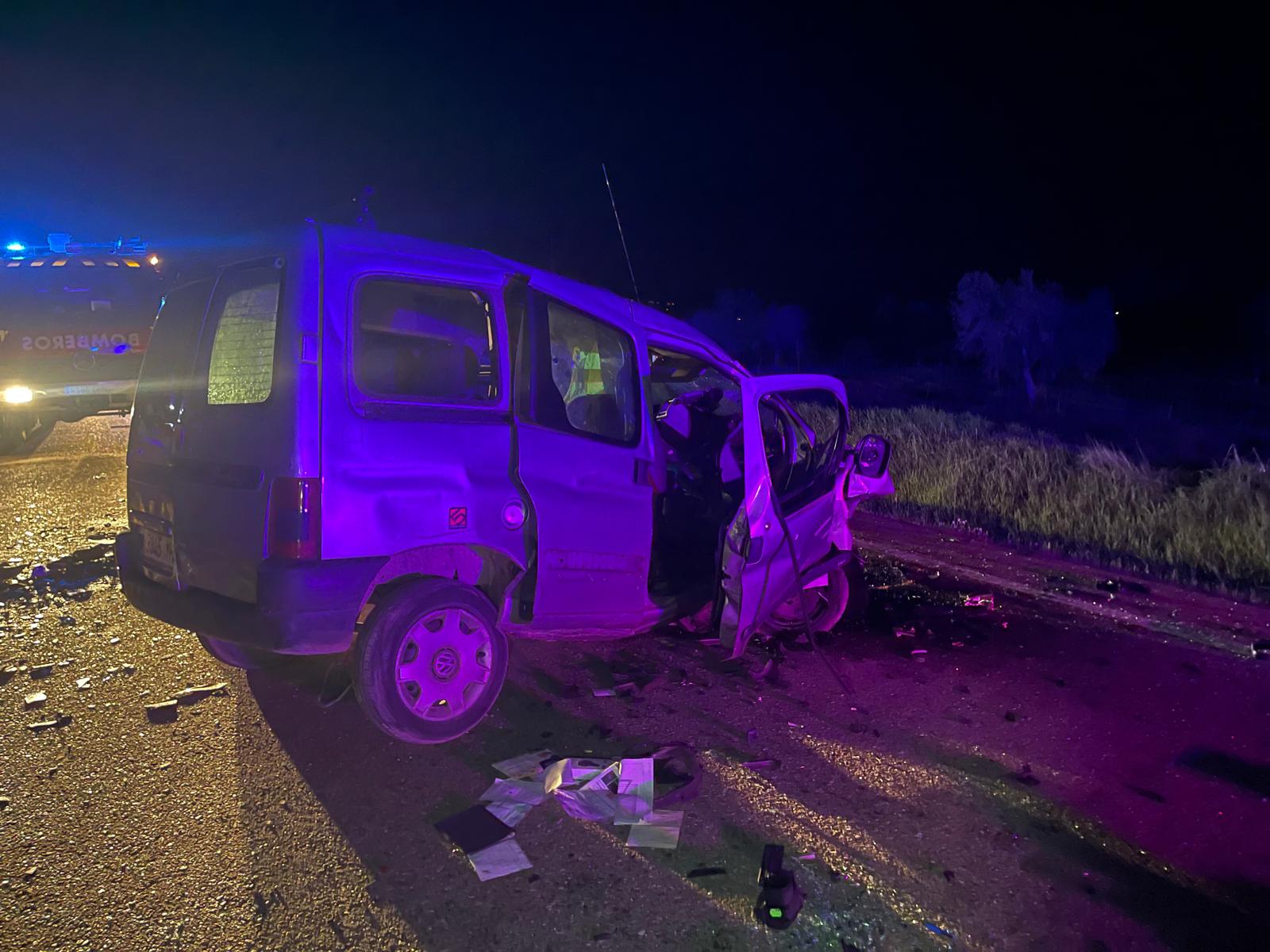 Fotos | Así han quedado los vehículos del accidente mortal en Malpartida de la Serena