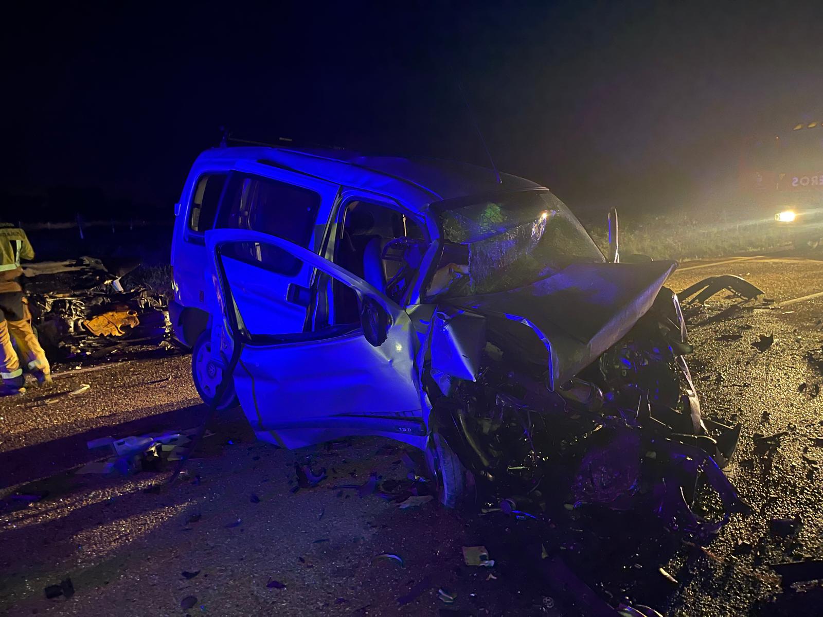 Fotos | Así han quedado los vehículos del accidente mortal en Malpartida de la Serena