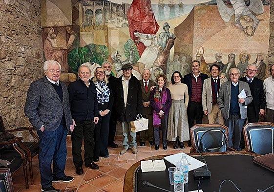 Reunión de los académicos en su sede de Trujillo.
