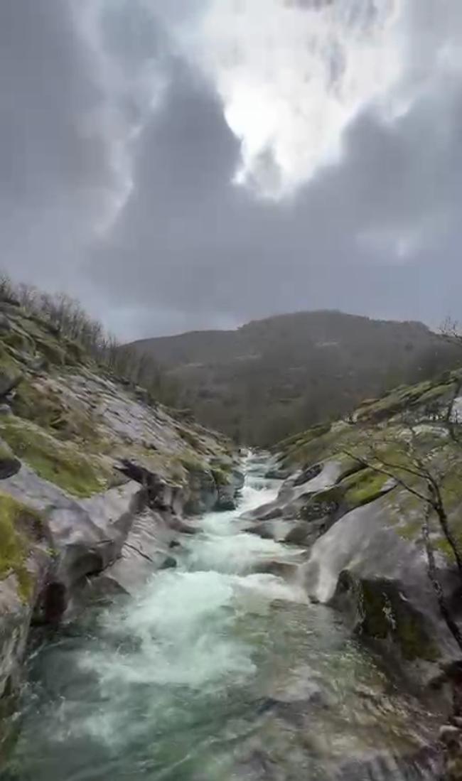 La Garganta de los Infiernos va a rebosar de agua estos días.