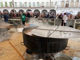Para la Matanza Tradicional de Llerena se sacrifican ocho cerdos.