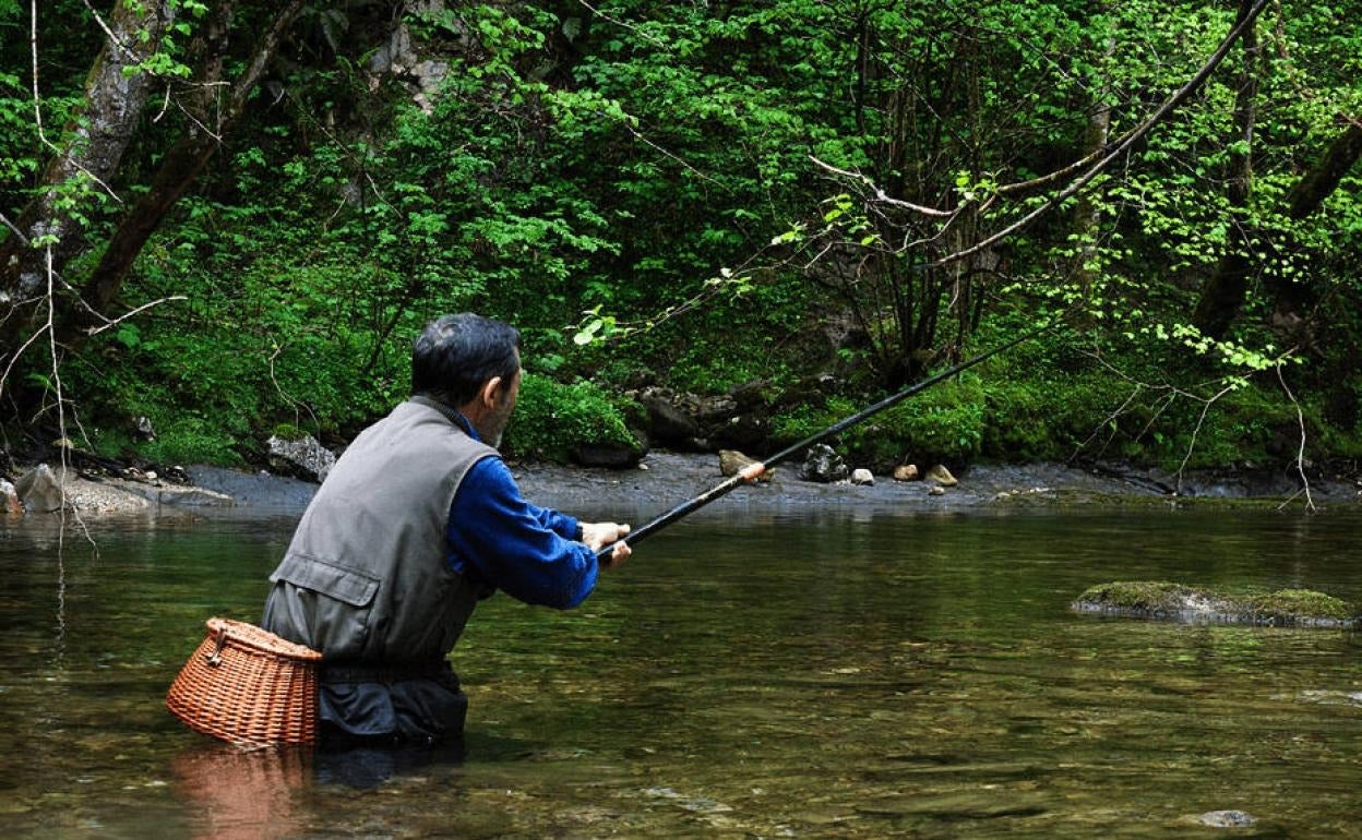 Los extremeños ya pueden obtener la licencia de pesca de forma telemática