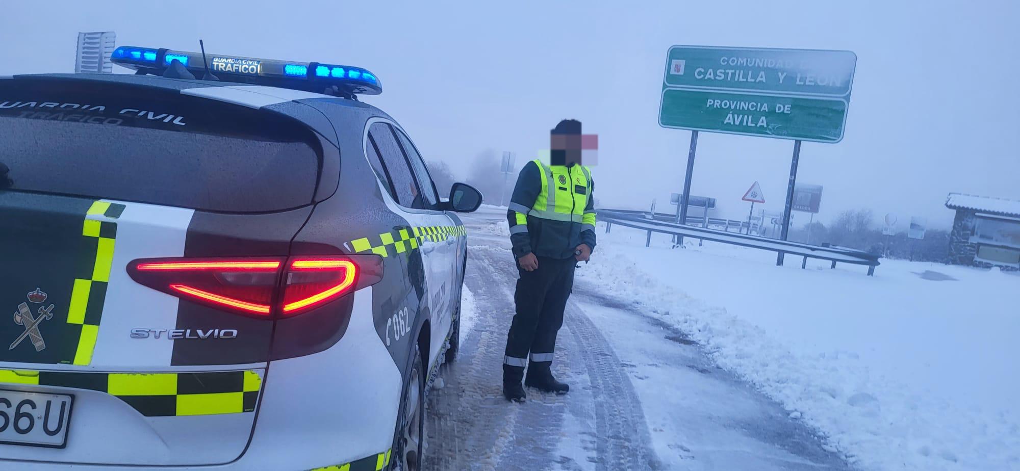 Restringida la circulación a vehículos pesados en la N-110 a su paso por el Puerto de Tornavacas por la nieve