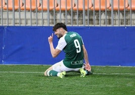 Pau Palacín celebra uno de los dos goles que anotó el pasado sábado ante el Rayo Majadahonda.