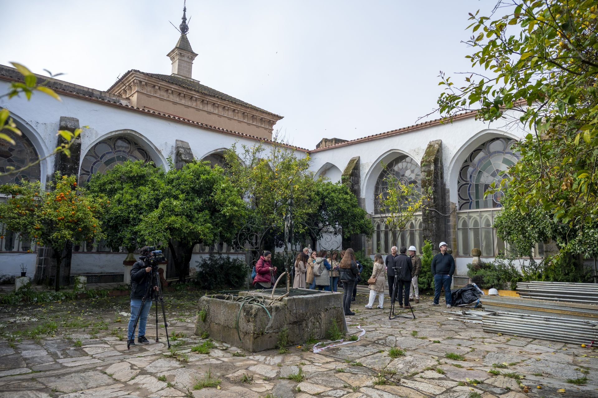 La recuperación de los tejados de la catedral de Badajoz, en imágenes