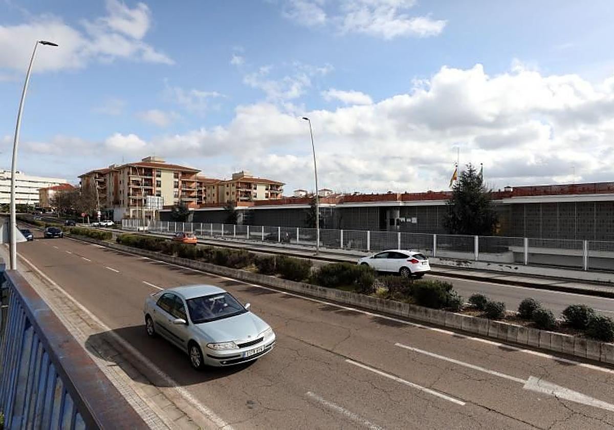 Imagen de archivo del edificio del centro de menores Antonio Machado, en Mérida.