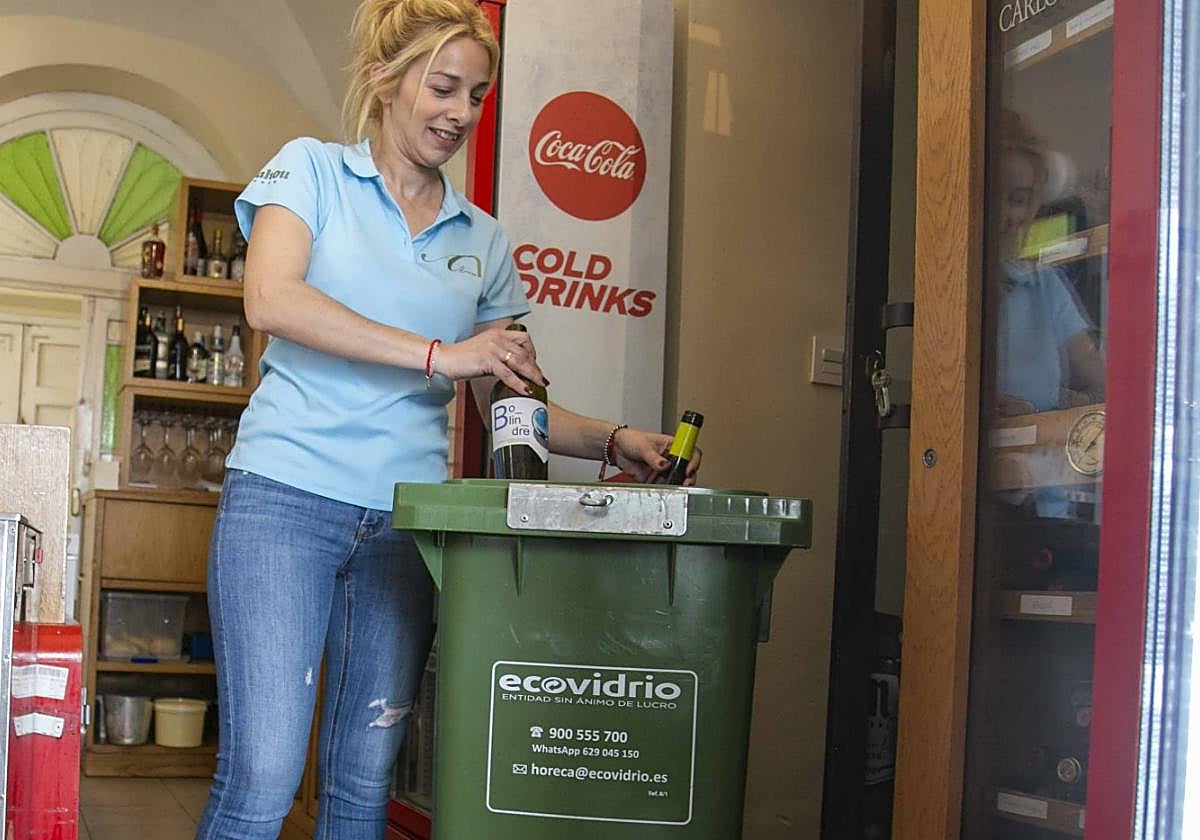 Contenedor de Ecovidrio en el restaurante A de Arco.
