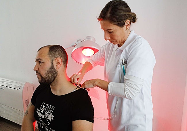 Imagen de una atención realizada en 2024 a un costalero.