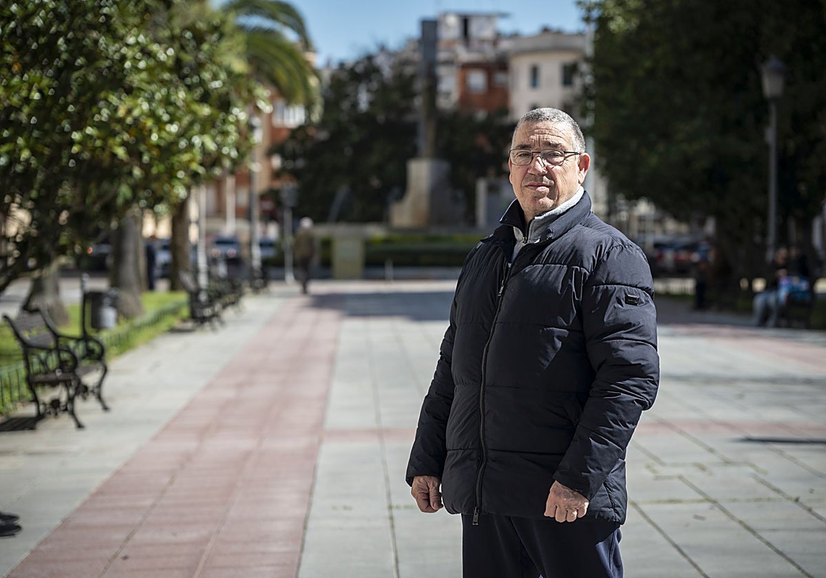 José Antonio Jiménez 'Epi' ha dedicado casi cuatro décadas al Servicio de Bomberos de Badajoz.