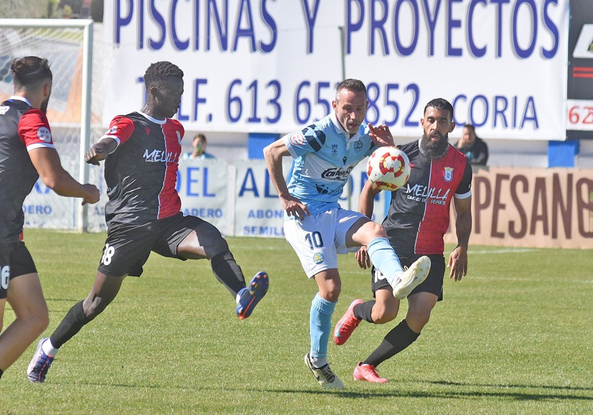 El Coria vive una final por el playoff de ascenso en La Isla