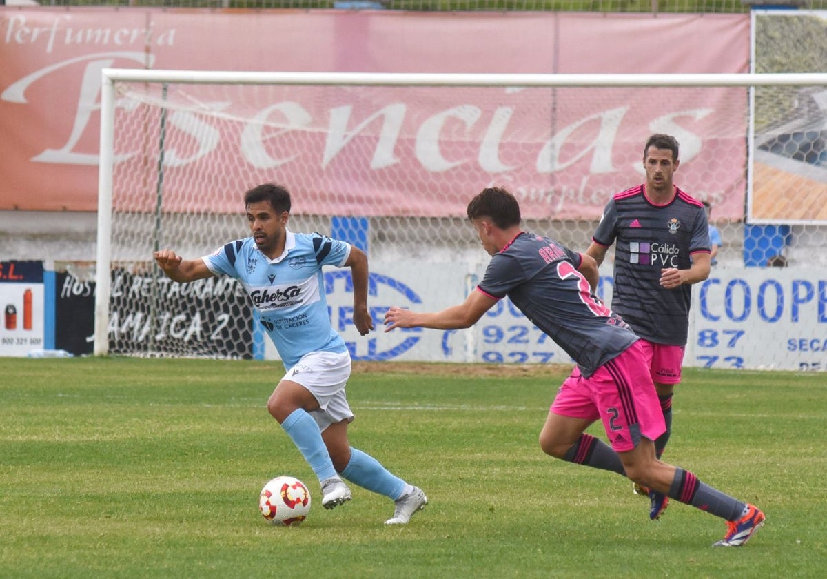 El Coria rescata un valioso empate en el descuento