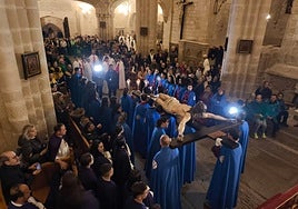 El viacrucis no pudo salir debido a la lluvia
