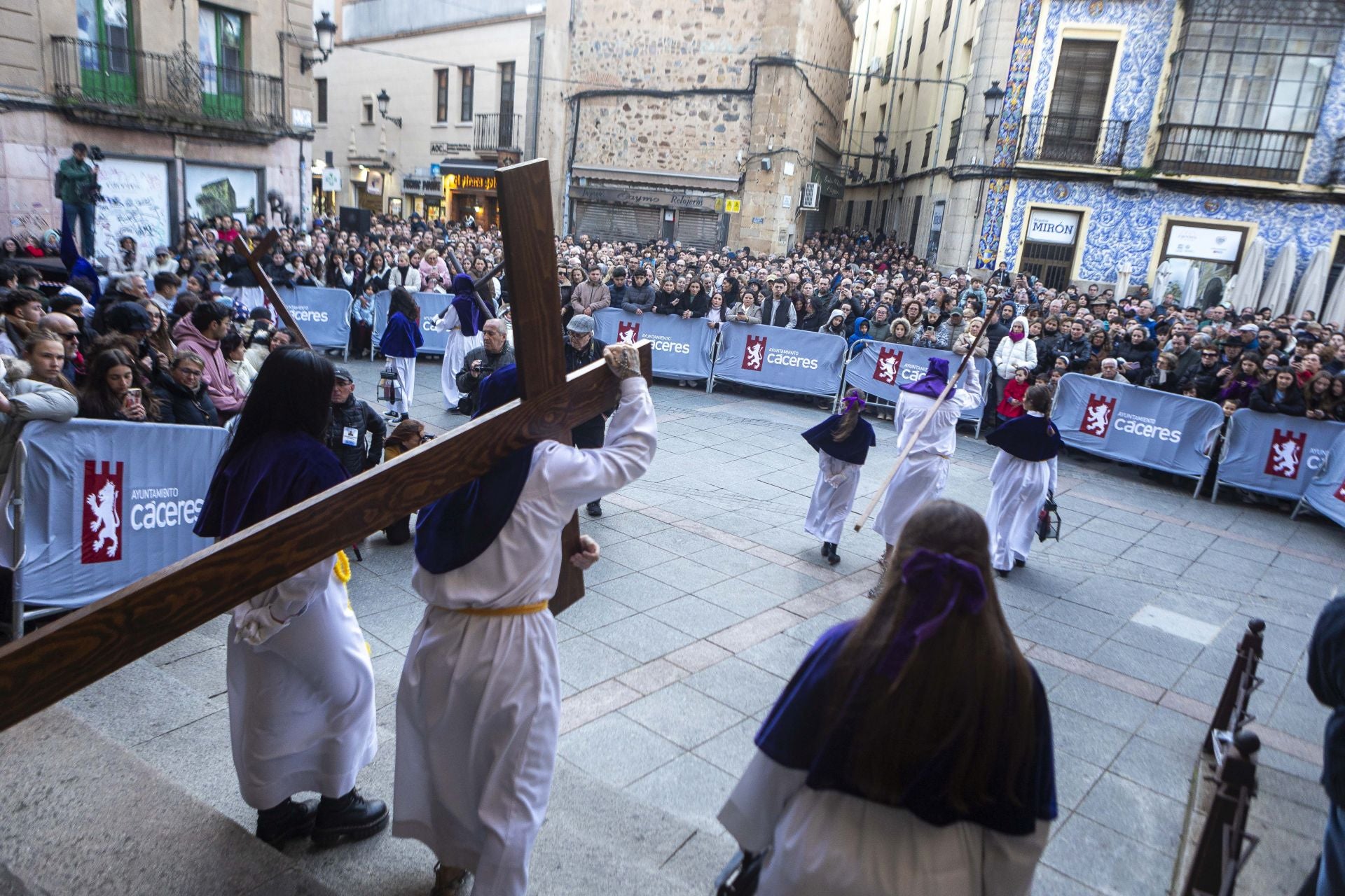 Martes Santo en Cáceres, en imágenes