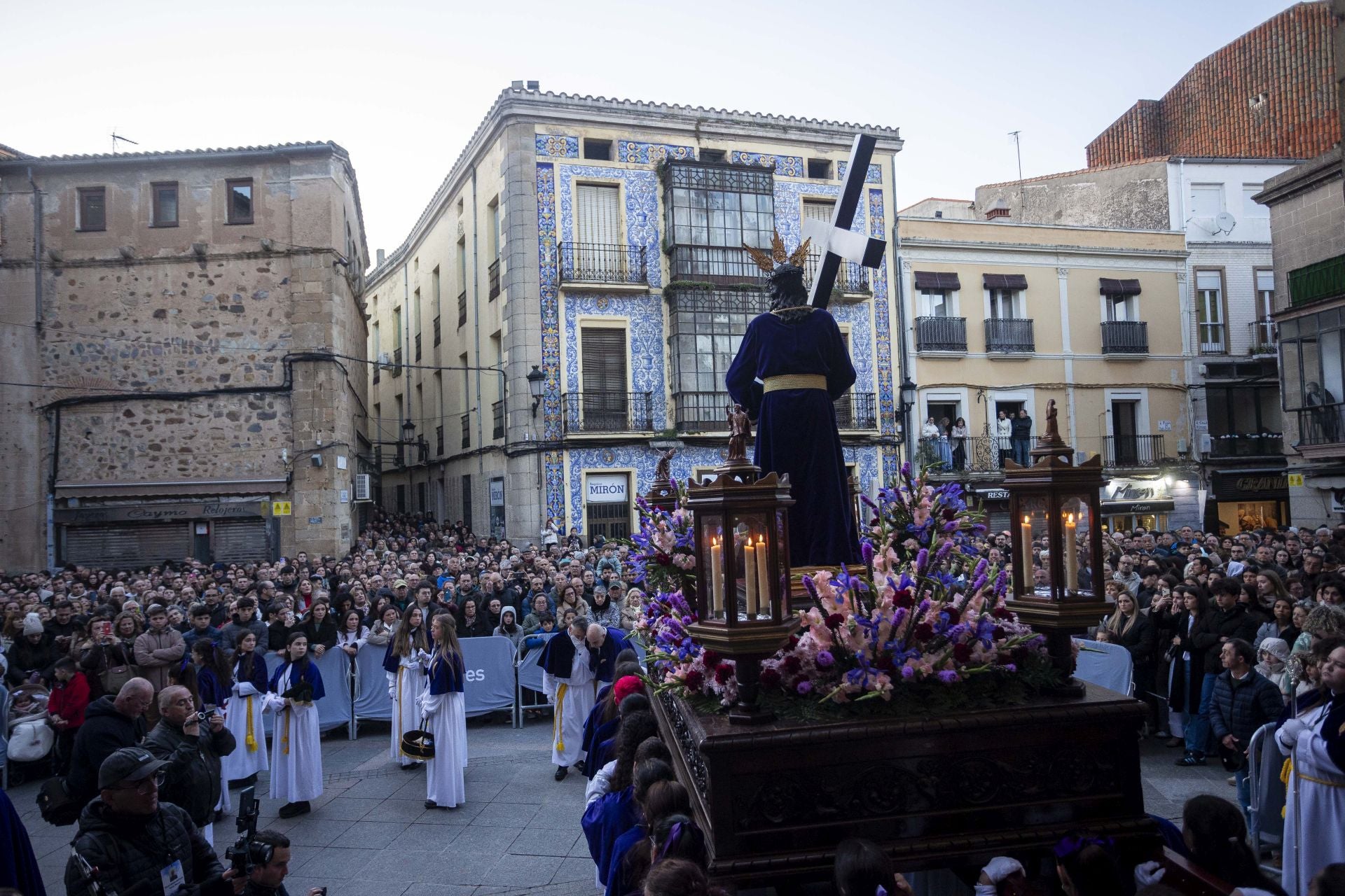 Martes Santo en Cáceres, en imágenes
