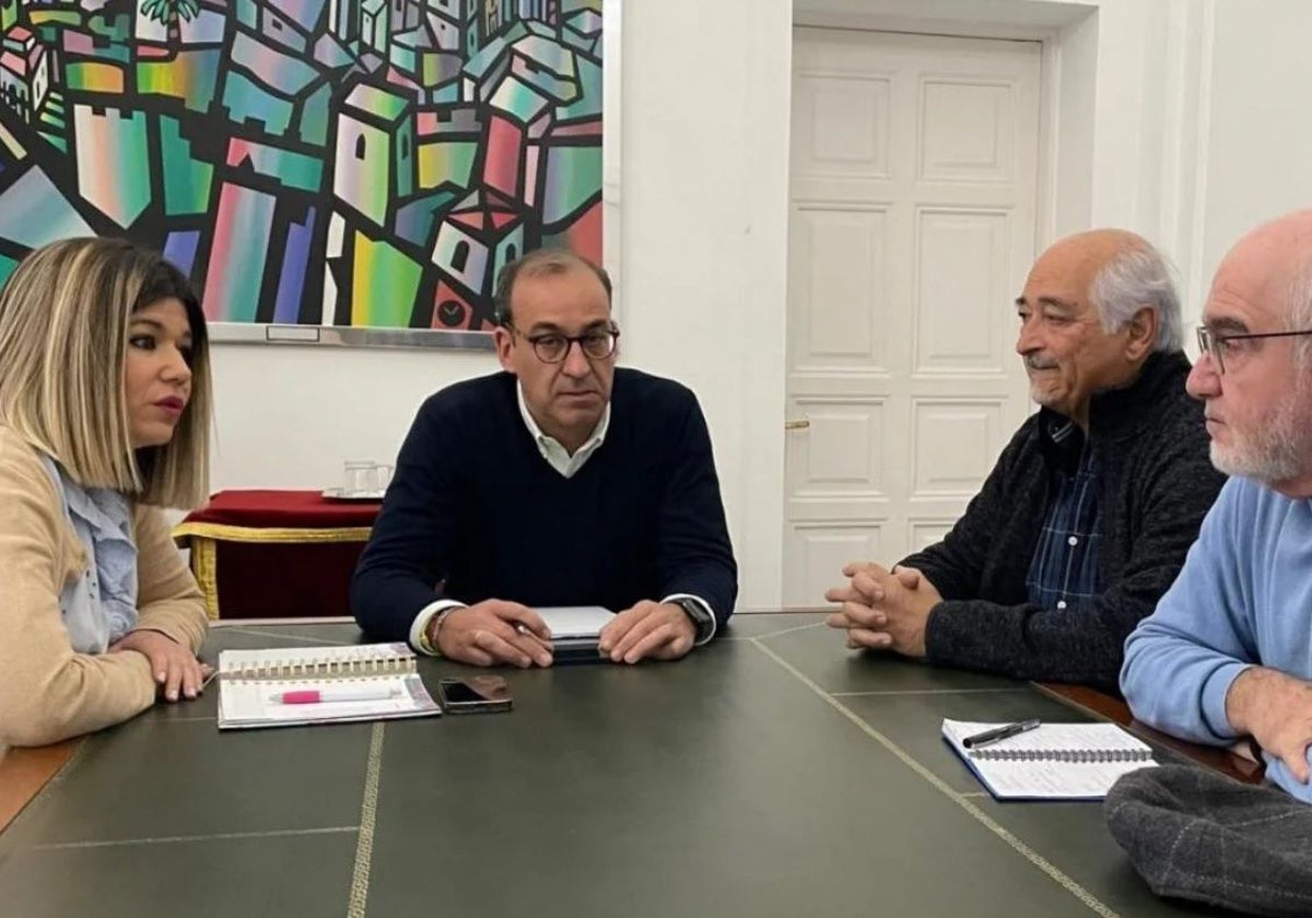 El Ayuntamiento de Cáceres insta a la Junta a abrir ya el servicio de cirugía vascular