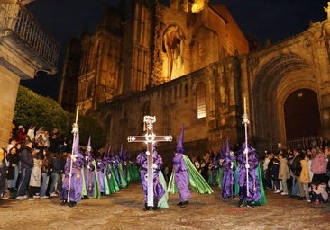 Miércoles Santo de silencio, saetas y transistores