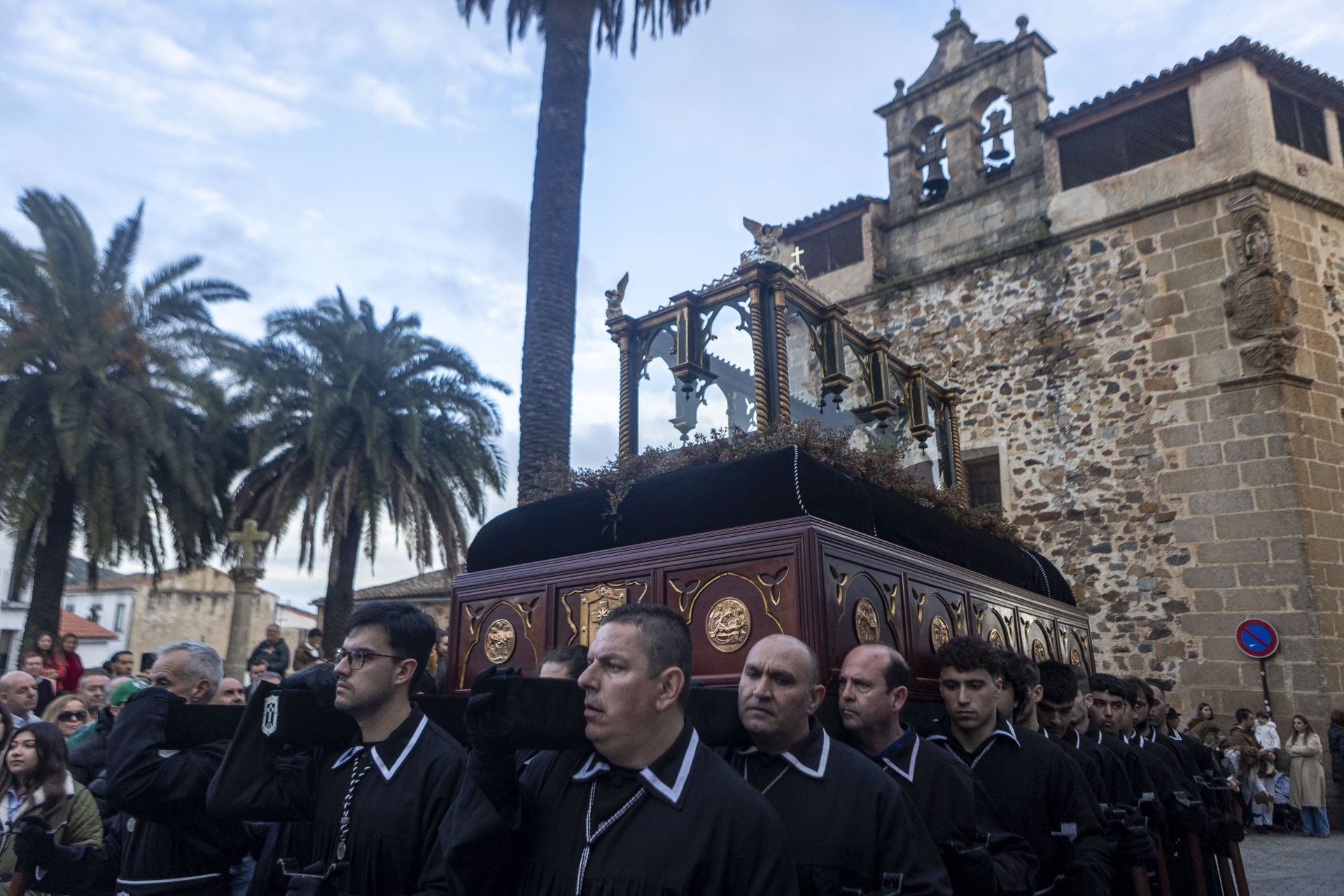 La suspensión del Santo Entierro de Cáceres, en imágenes