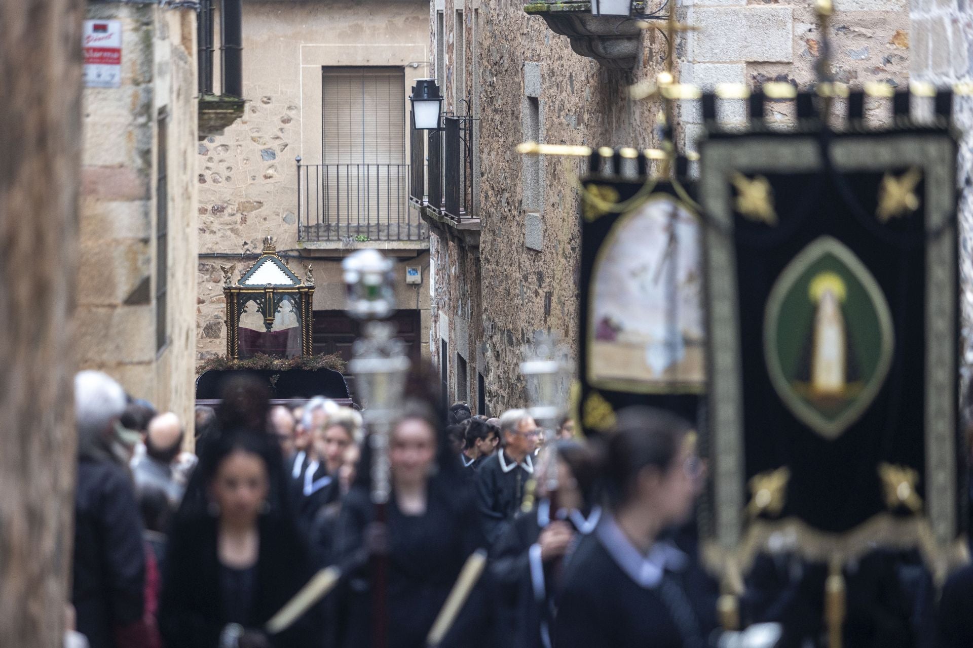 La suspensión del Santo Entierro de Cáceres, en imágenes