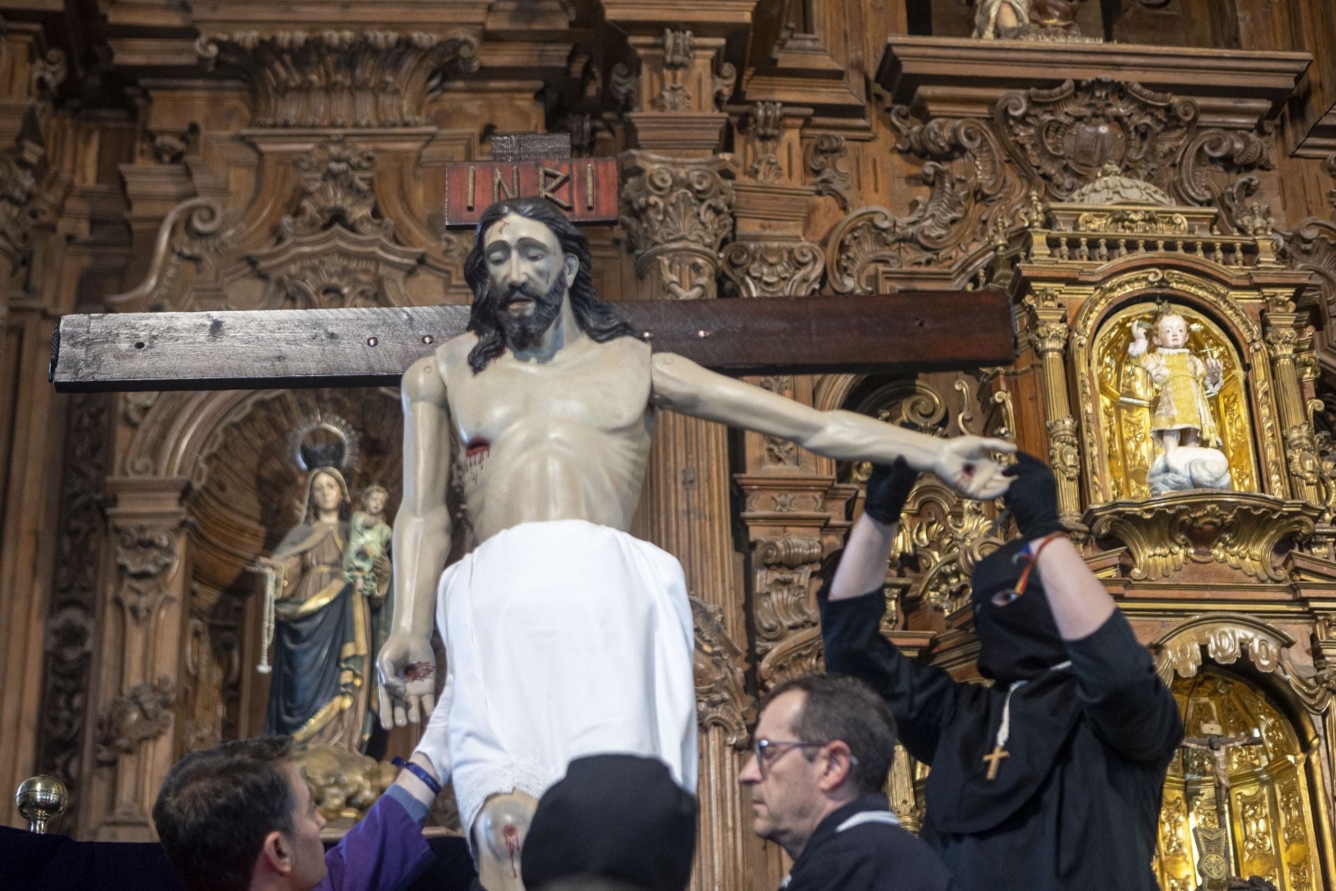 La suspensión del Santo Entierro de Cáceres, en imágenes