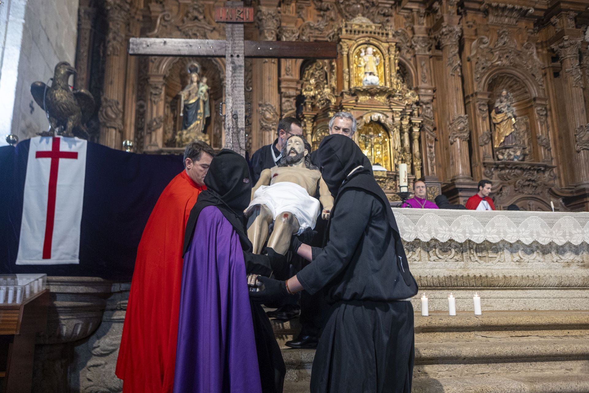 La suspensión del Santo Entierro de Cáceres, en imágenes