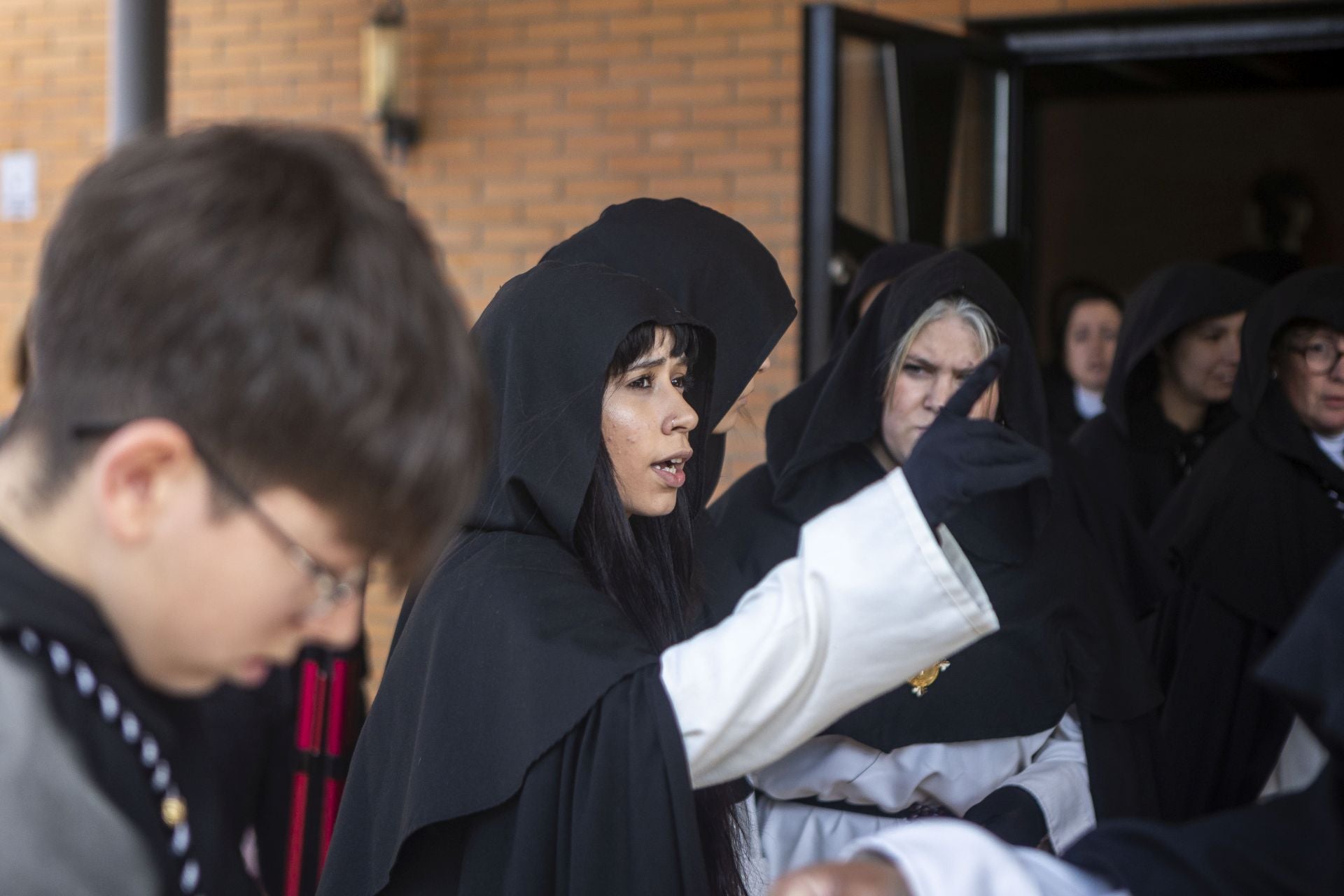 La procesión de la Cofradía del Cristo de la Victoria de Cáceres, en imágenes