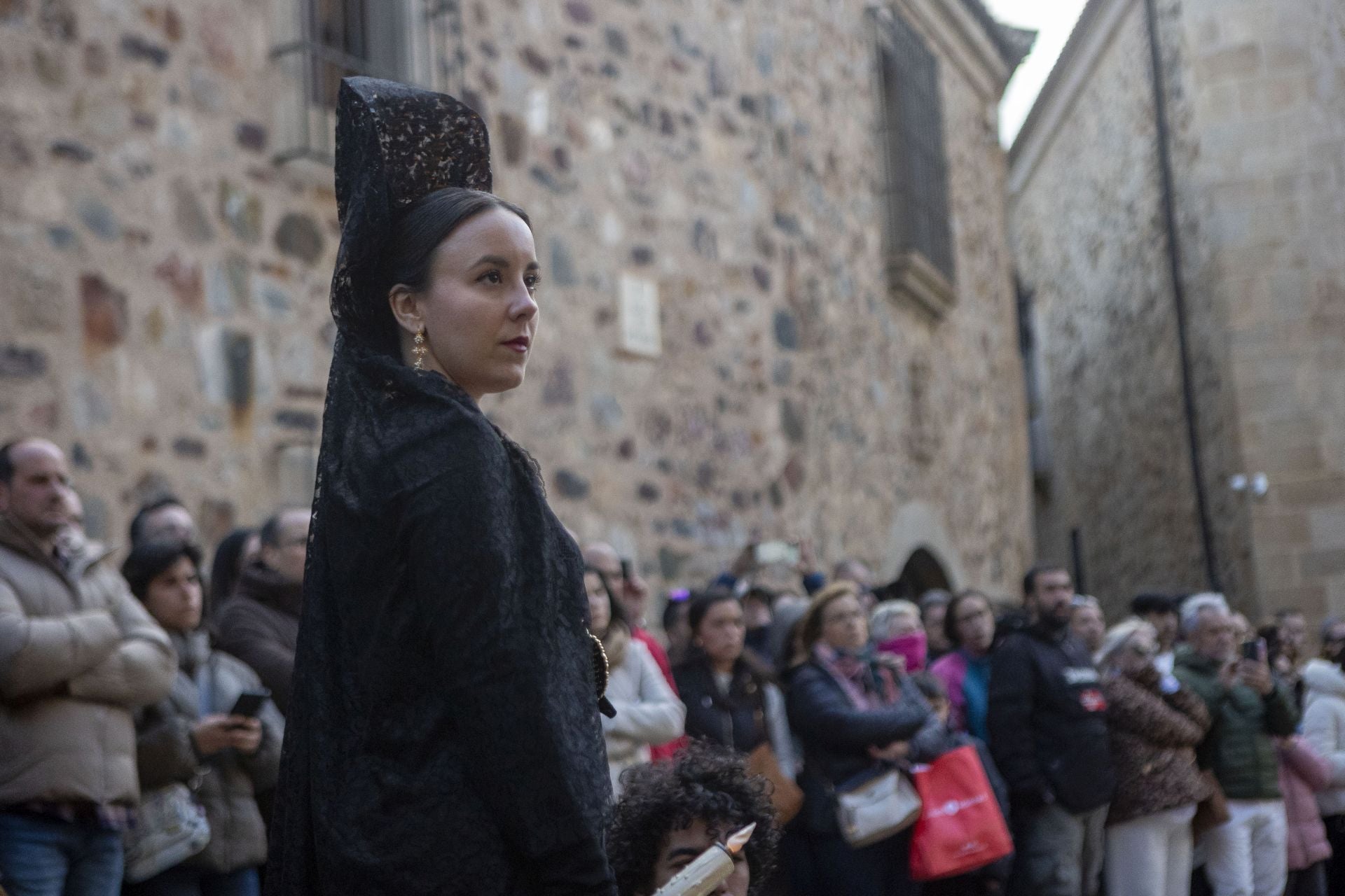 La procesión de la Cofradía de Batallas en Cáceres, en imágenes
