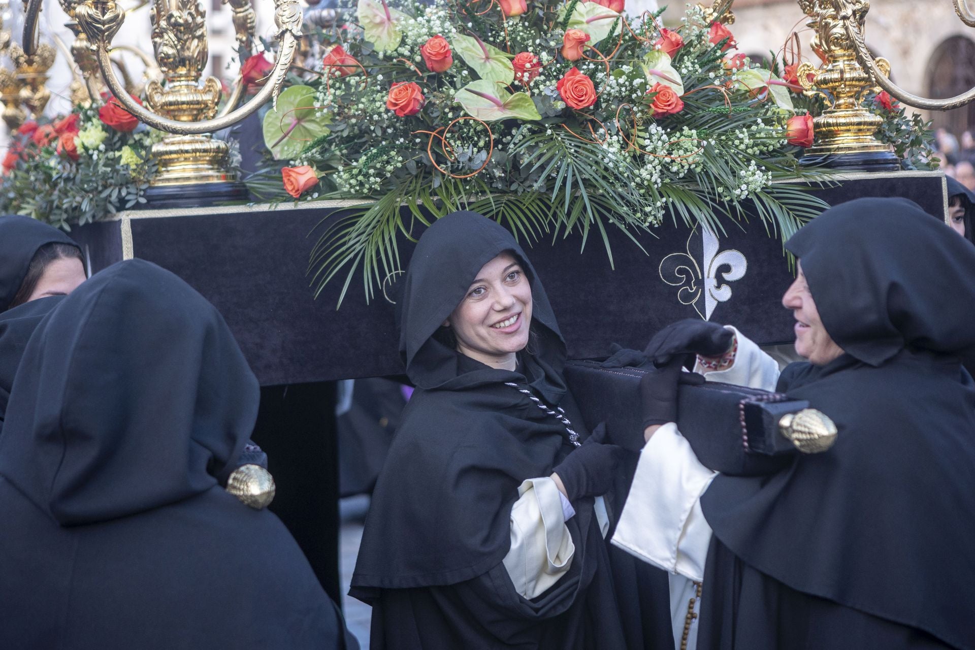 La procesión de la Cofradía de Batallas en Cáceres, en imágenes