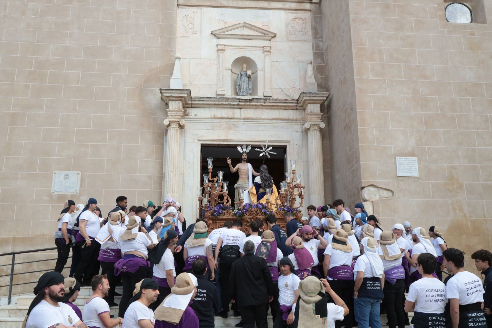Fotos | Así ha sido la procesión de la Hermandad del Resucitado