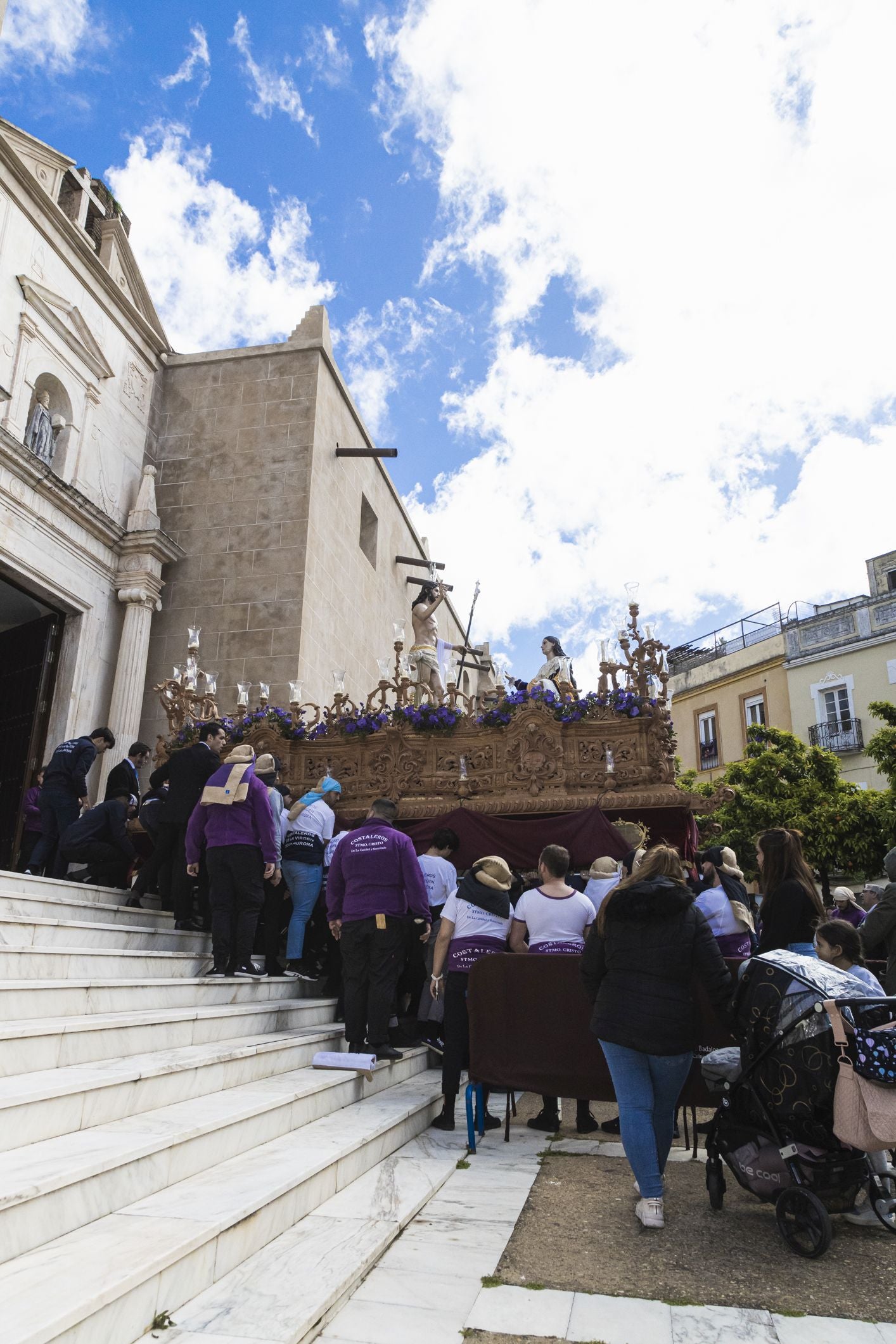 Fotos | Así ha sido la procesión de la Hermandad del Resucitado