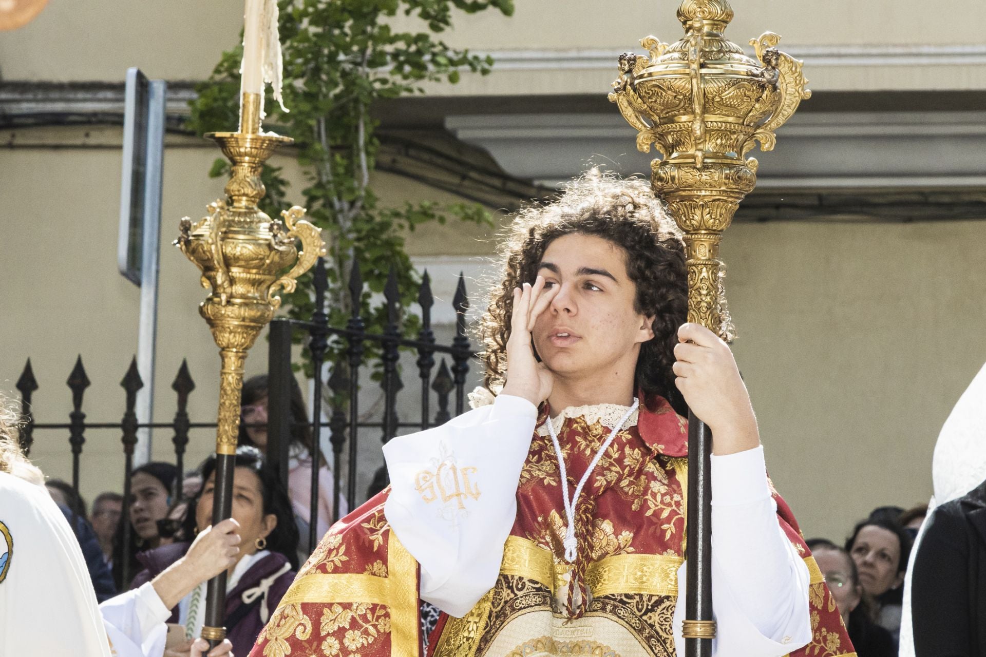 Fotos | Así ha sido la procesión de la Hermandad del Resucitado