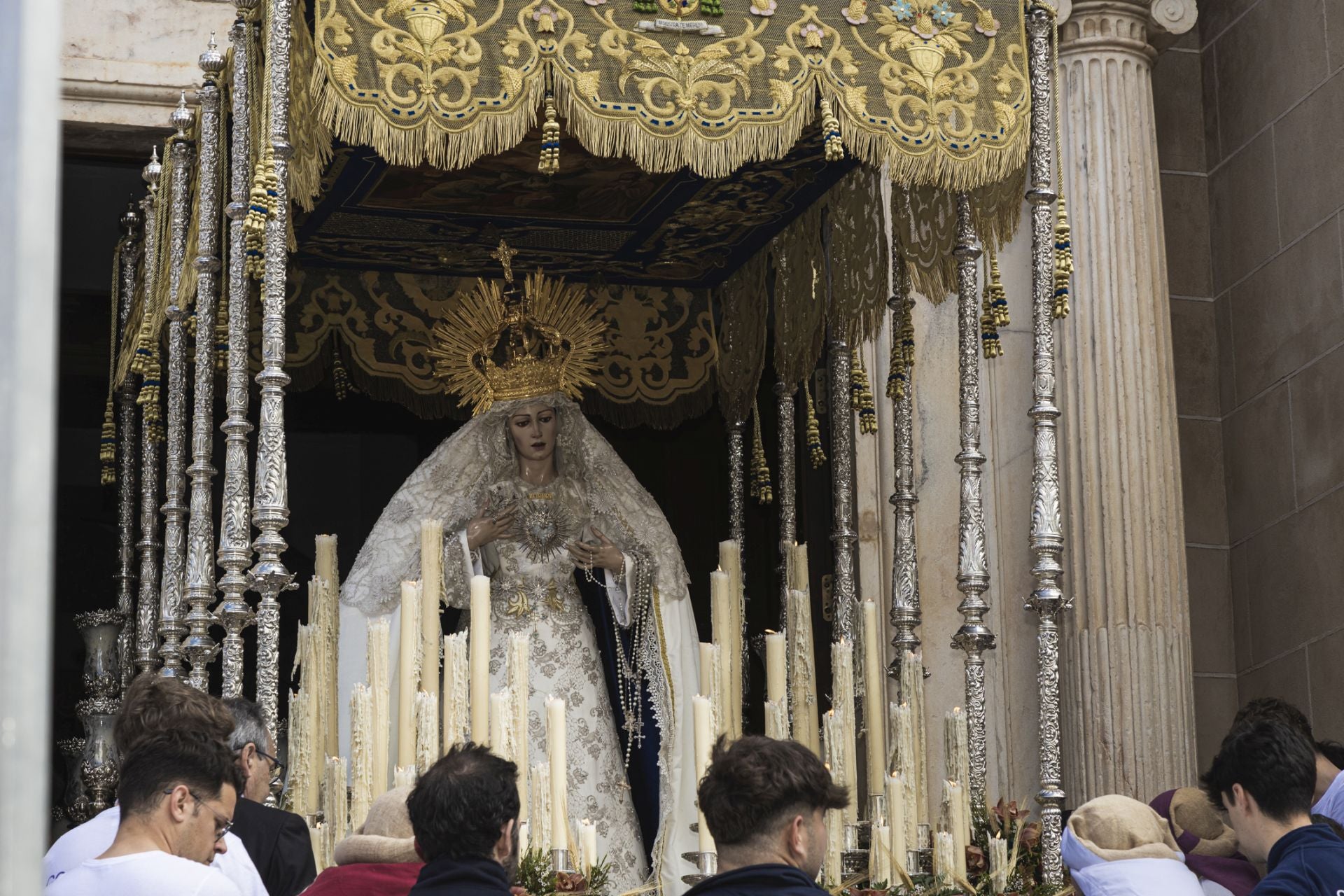 Fotos | Así ha sido la procesión de la Hermandad del Resucitado